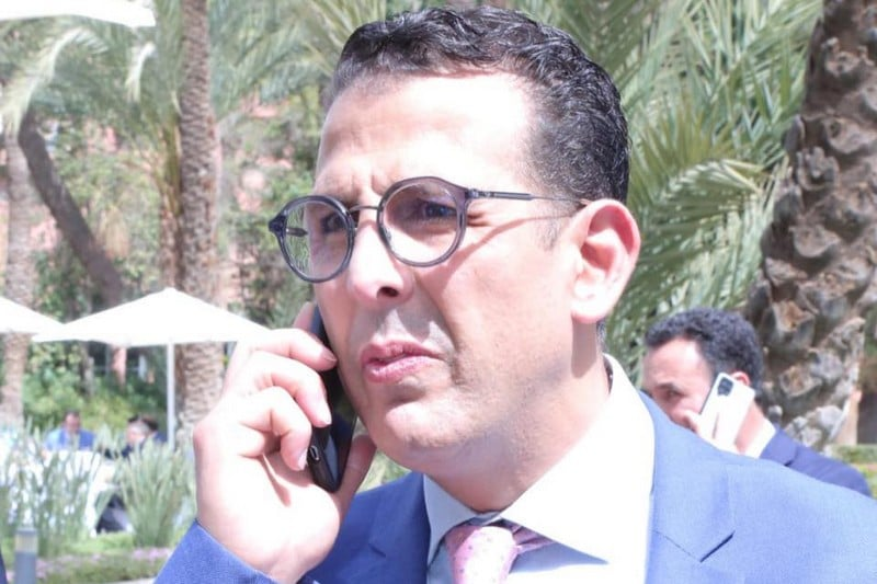 لخصم يتبرأ من "تبديد المال العام"
