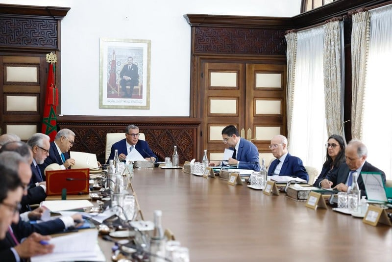 الحكومة تعتمد مشاريع قانونية جديدة