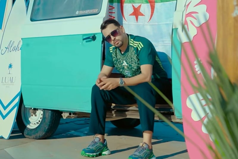 مغنّ جزائري يسطو على لحن لـ"ريدوان"