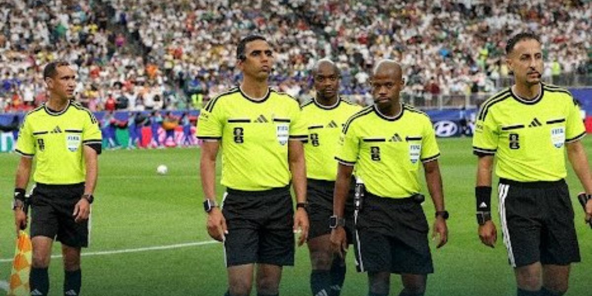 “الفيفا” يمنح جلال جيد فرصة قيادة مباراة كبيرة في المونديال