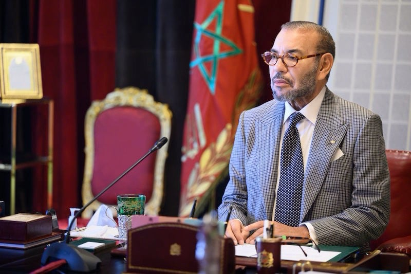 الملك يشاطر أحزان عائلة شيراك