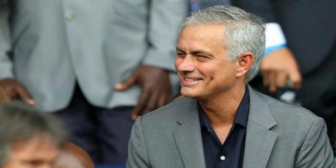 بيريز يعلن بطريقة خاصة عودة مورينيو لتدريب ريال مدريد