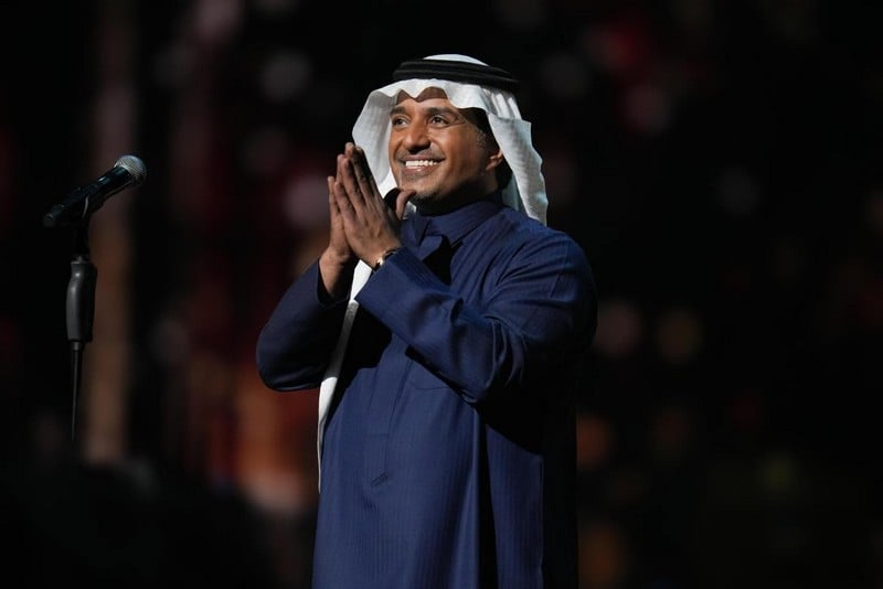 راشد الماجد يغني في المسرح الملكي