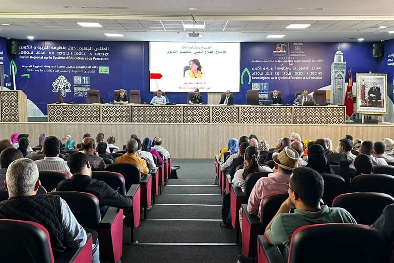 نقاش يثير الأدوار العلاجية للمسرح
