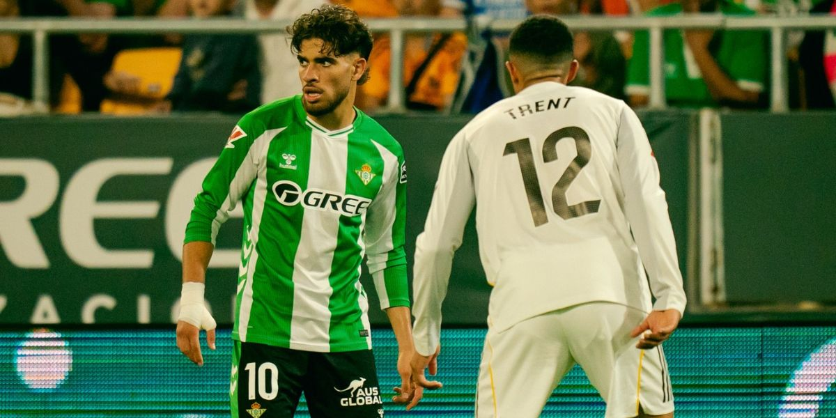 مدرب ريال بيتيس يفاجئ عبد الصمد الزلزولي
